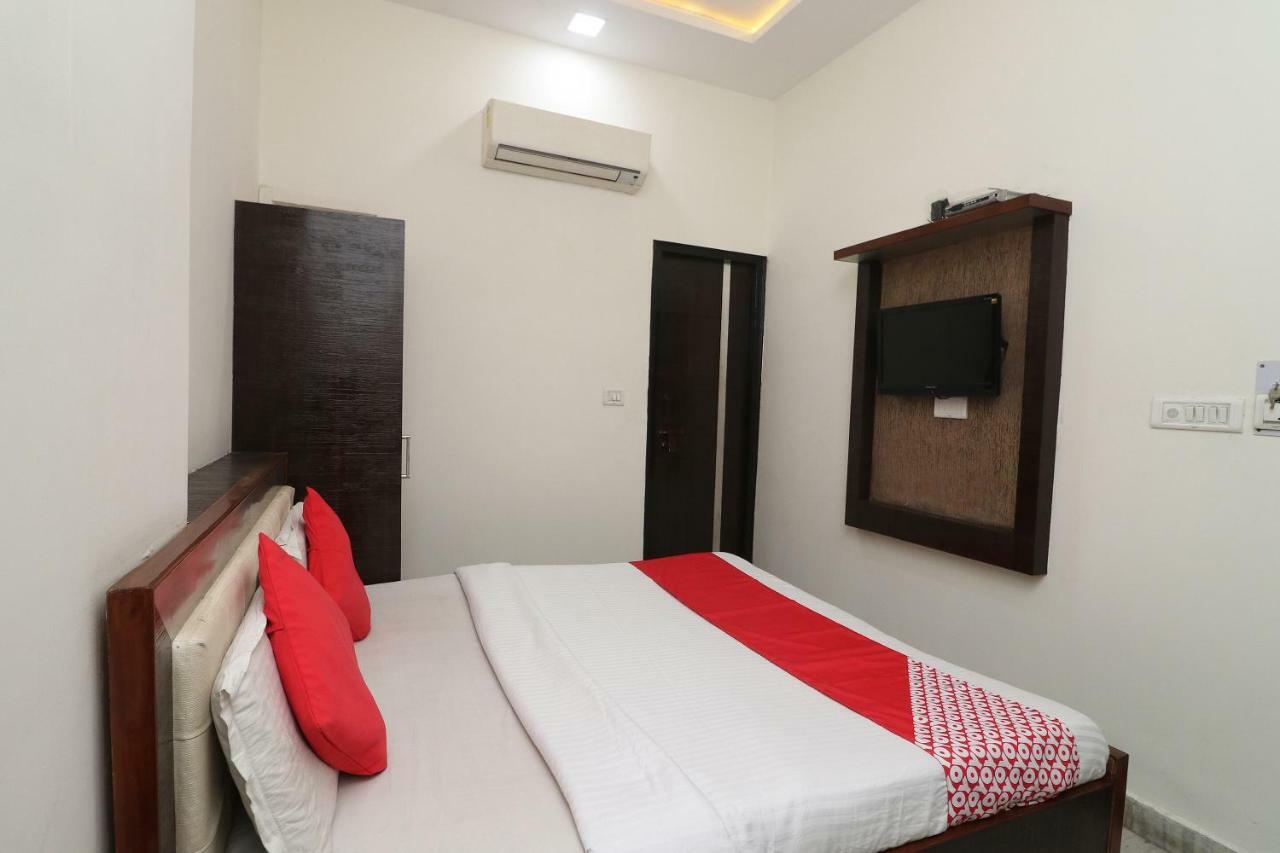 Oyo 24723 Hotel Atul Palace Agra  Εξωτερικό φωτογραφία