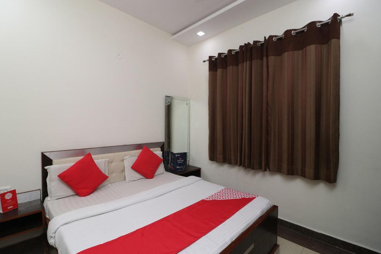 Oyo 24723 Hotel Atul Palace Agra  Εξωτερικό φωτογραφία