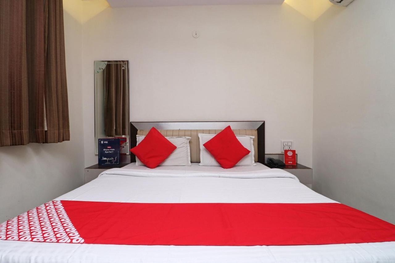 Oyo 24723 Hotel Atul Palace Agra  Εξωτερικό φωτογραφία